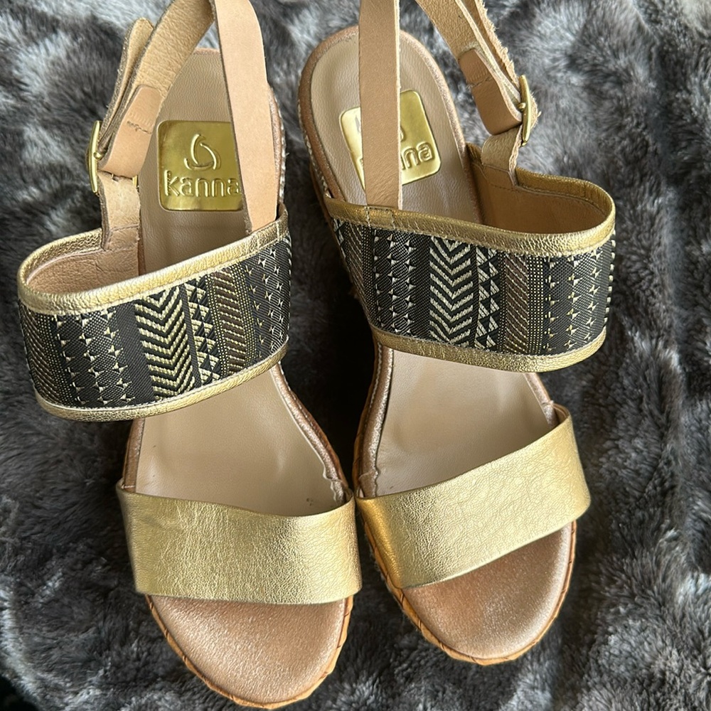 Gorgeous high wedge espadrille sandal by Kanna; Size 38. Made in Spain